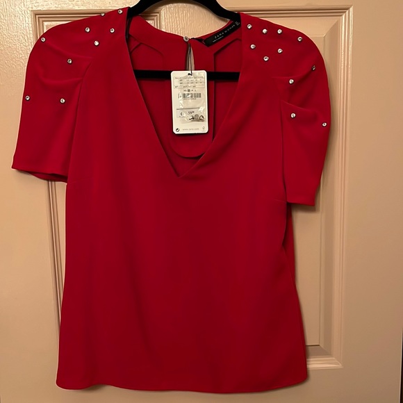 NWT. Zara Red Capped Sleeve Blouse with Rhinestones. Size Small. Key hole back. - Picture 1 of 6